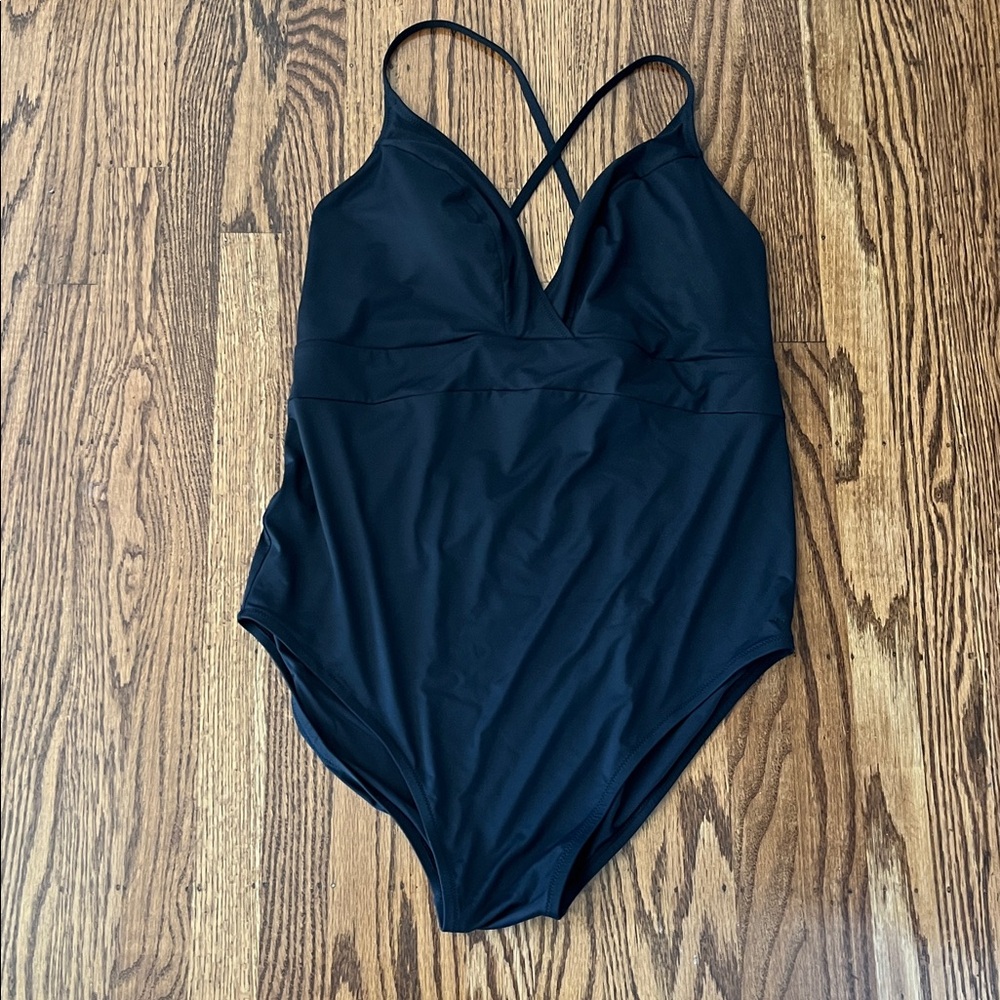 Vineyard Vines Black Performance Swimsuit NEW